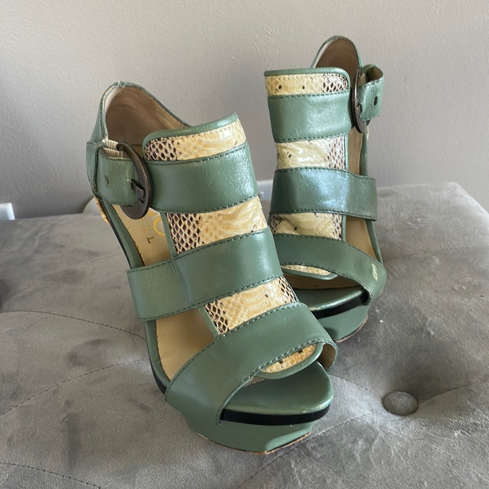 Paco Gil Designer stilettos leather snakeskin 7